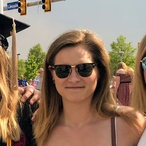 Meet your Posher, Ava